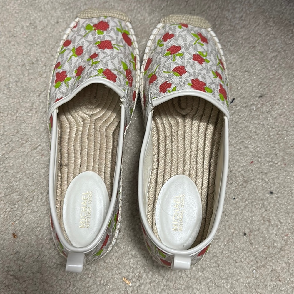 Nice Michael Kors espadrilles!!! Perfect for spring